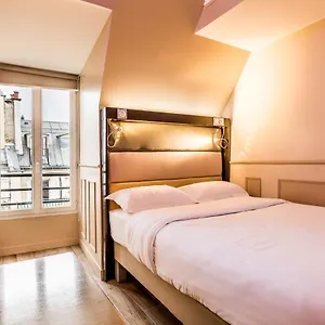 Otel District Republique