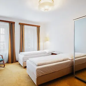 https://u-modreho-orla-at-the-blue-eagle.praguehotelsweb.com