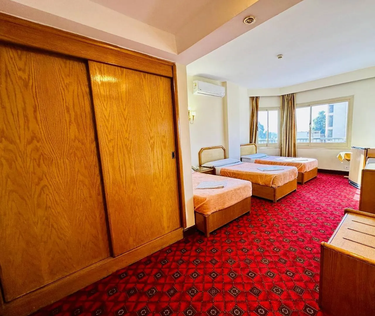 Queens Valley Hotel Luksor 3*,