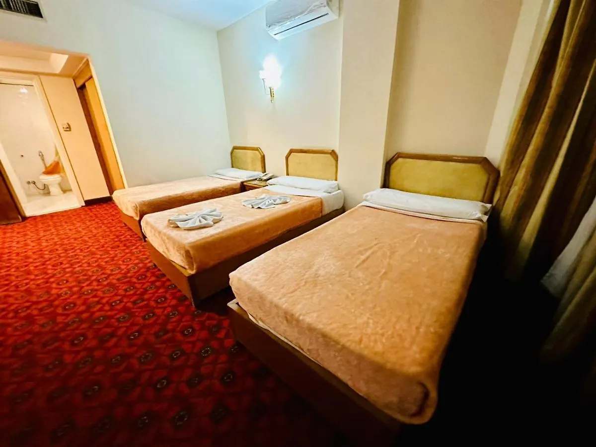 Queens Valley Hotel Luxor