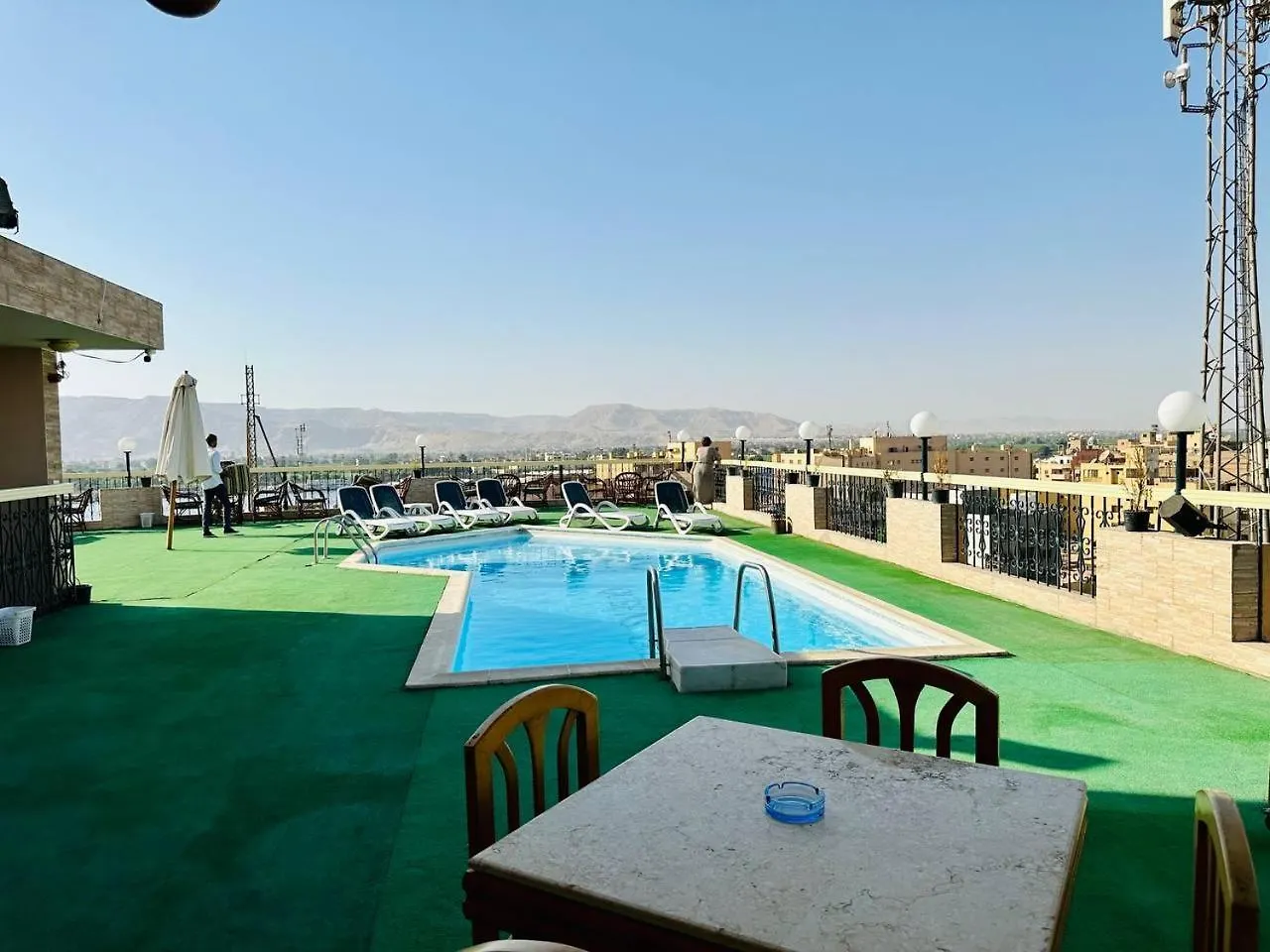 Queens Valley Hotel Luxor