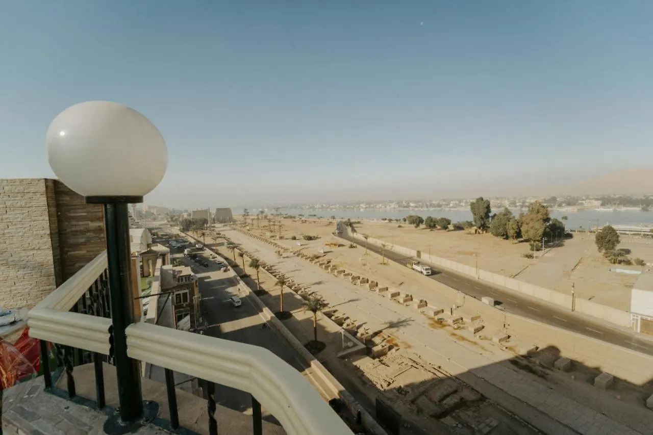 Queens Valley Hotel Luxor