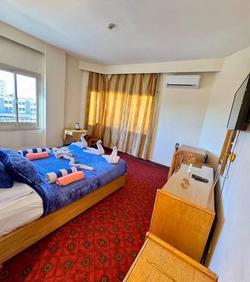 Queens Valley Hotel Luxor