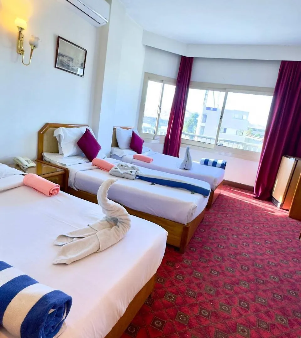 Queens Valley Hotel Luxor