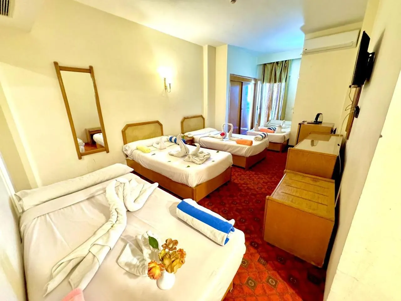Queens Valley Hotel Luxor